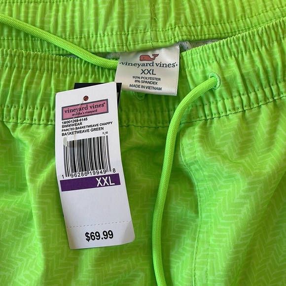 Pair (2) of new (NWT) men’s Vineyard Vines bathing suits - Picture 5 of 12